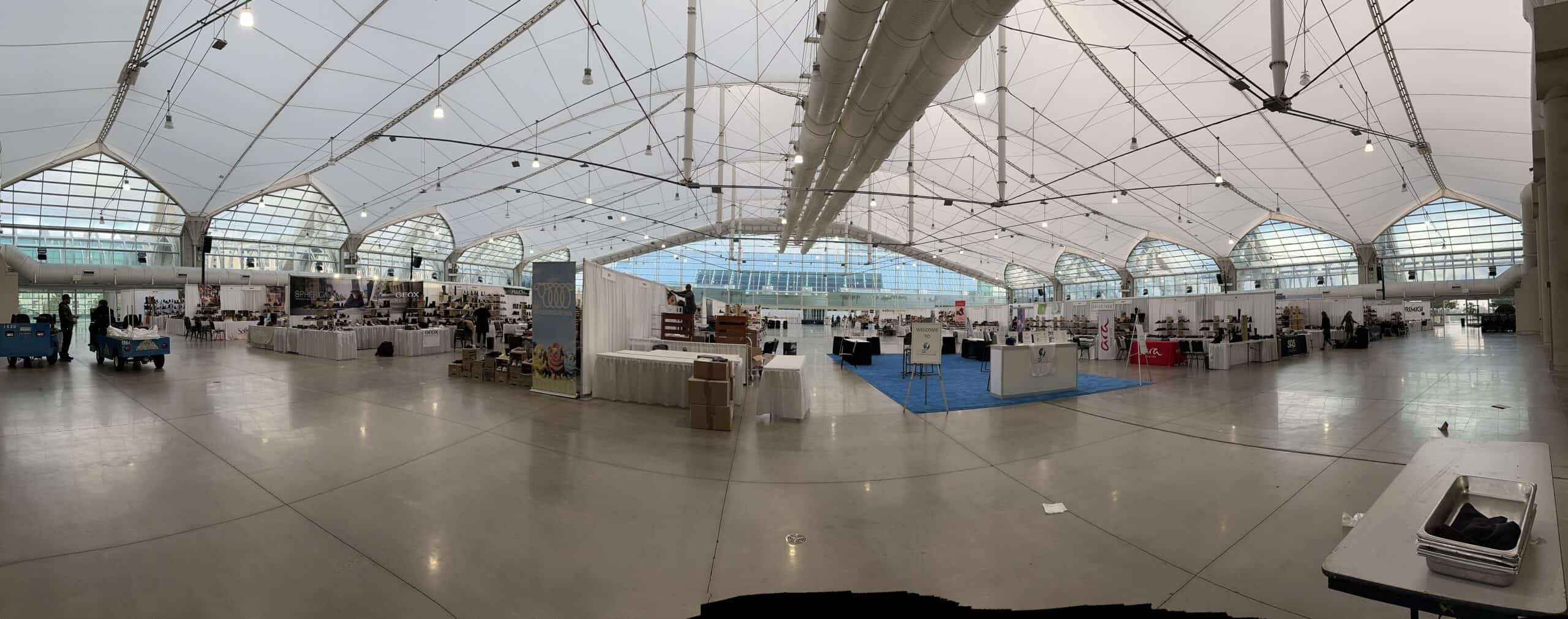 Panoramic pic of the IR Show floor